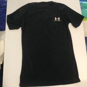 Under Armour black short sleeve size YLG unisex